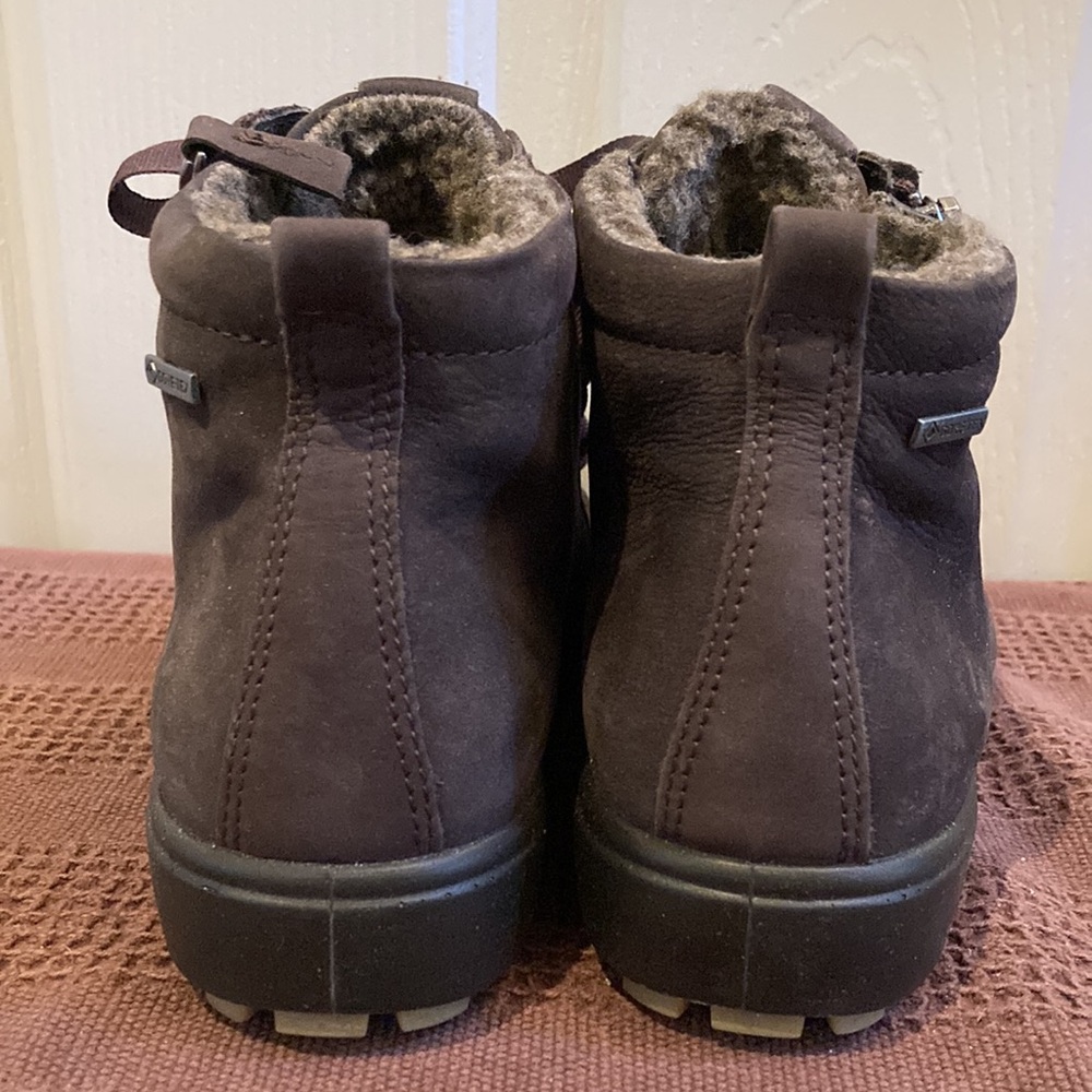 Euc Ecco Boots - image 3